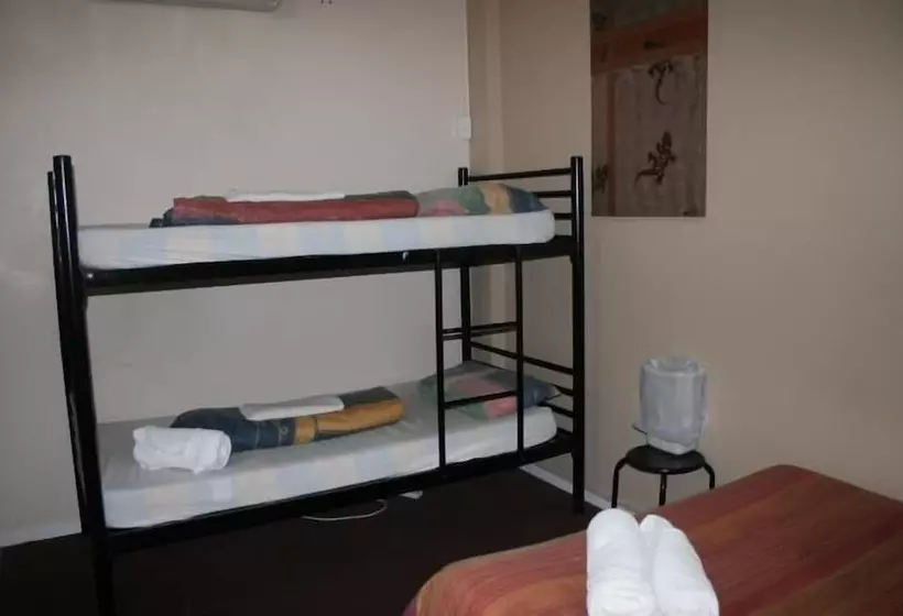 Taupo Urban Retreat   Hostel