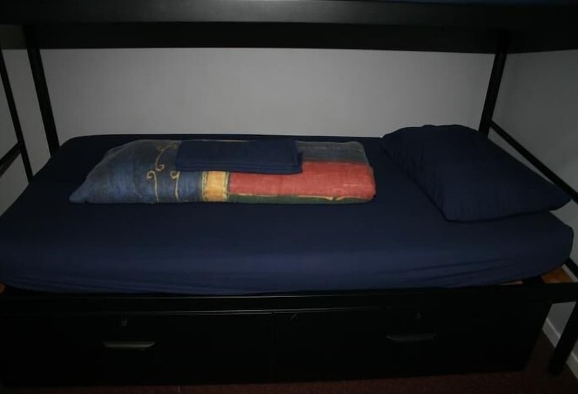 Taupo Urban Retreat   Hostel