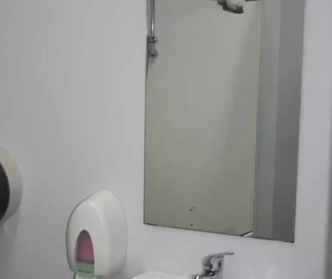 Taupo Urban Retreat   Hostel