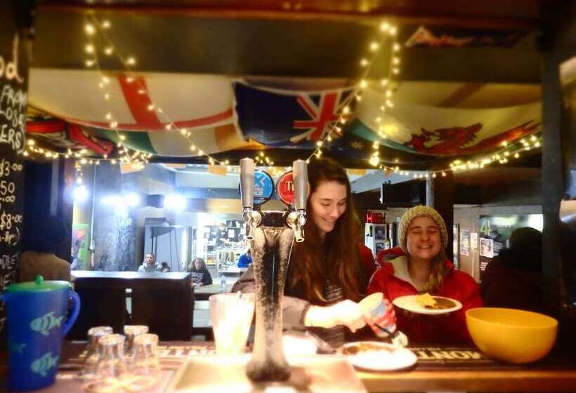 Taupo Urban Retreat   Hostel