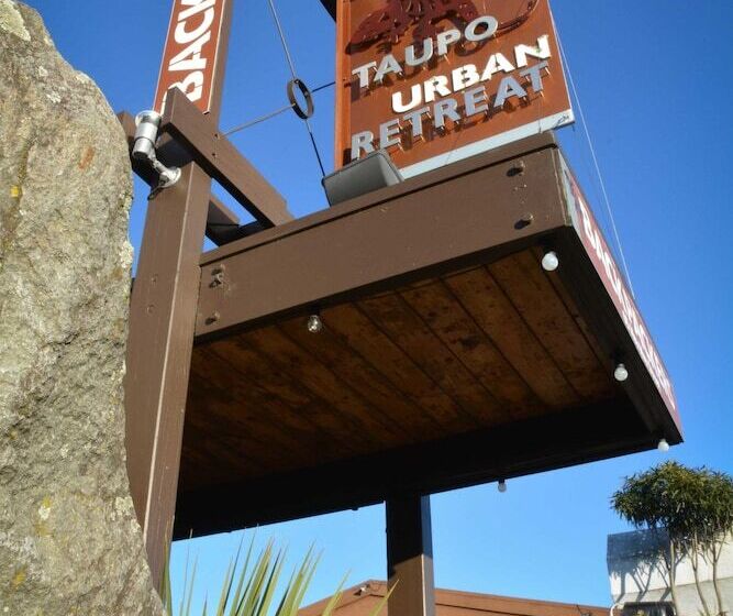 Taupo Urban Retreat   Hostel