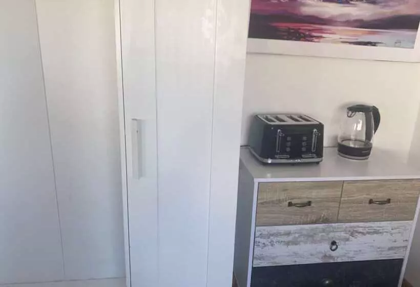 Beautiful 1 Bed Studio In Porthcawl Near Beach