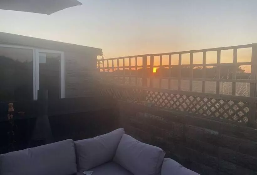 Beautiful 1 Bed Studio In Porthcawl Near Beach