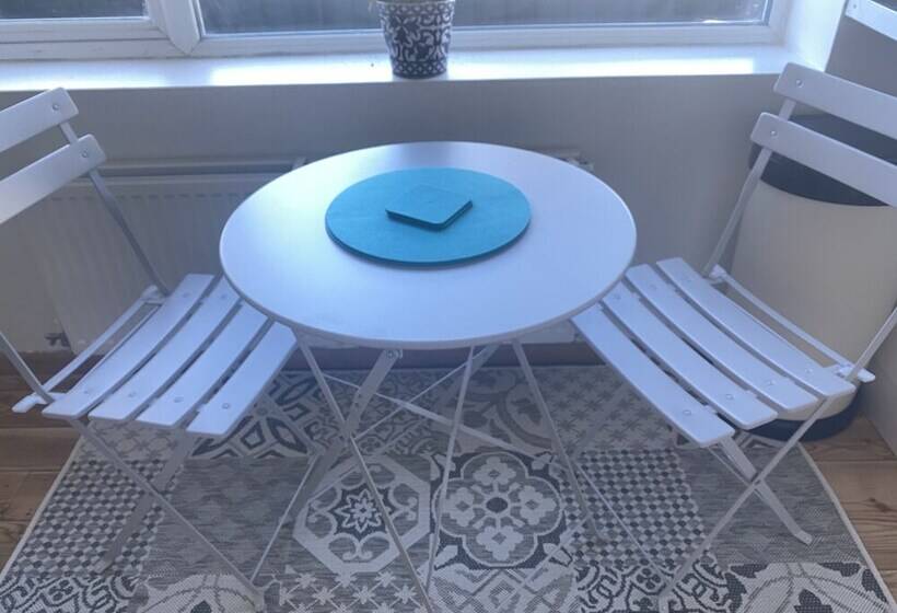 Beautiful 1 Bed Studio In Porthcawl Near Beach