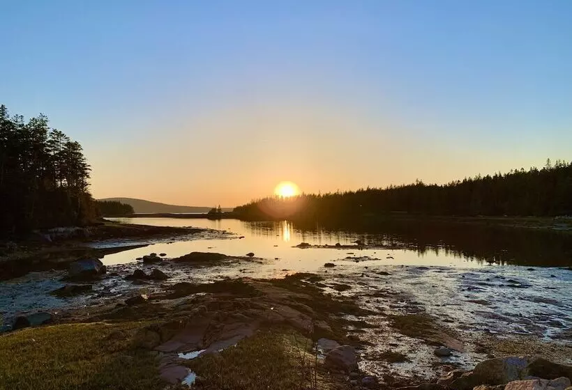 Aamiaismajoitus (B&B) Elsa S Inn On The Harbor