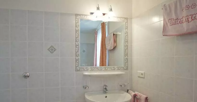 Aamiaismajoitus (B&B) Unterbergerhof