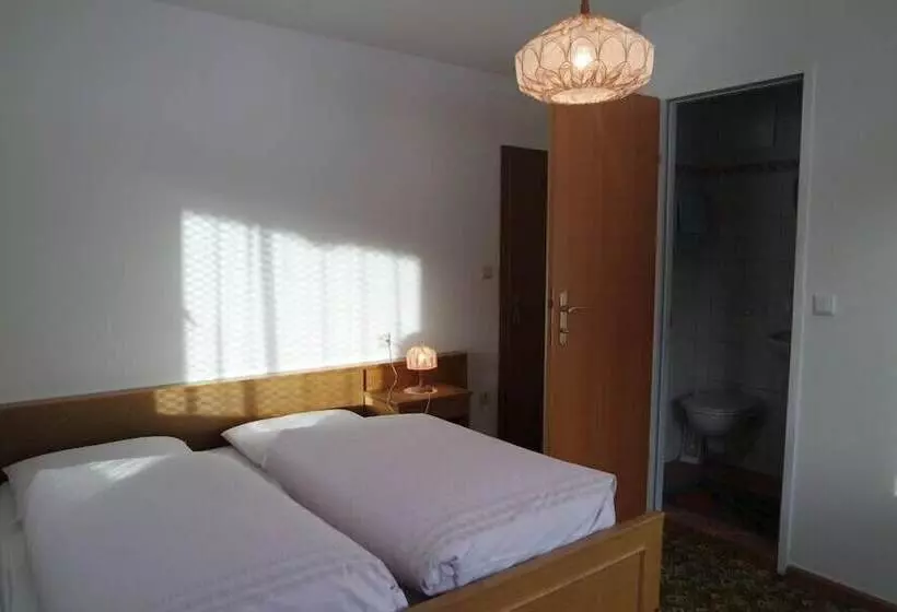 Aamiaismajoitus (B&B) Unterbergerhof