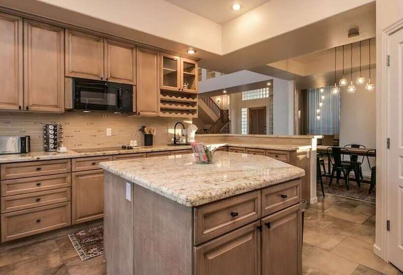 Casa Buenaluxurious Retreat W/2 Masters & Views!