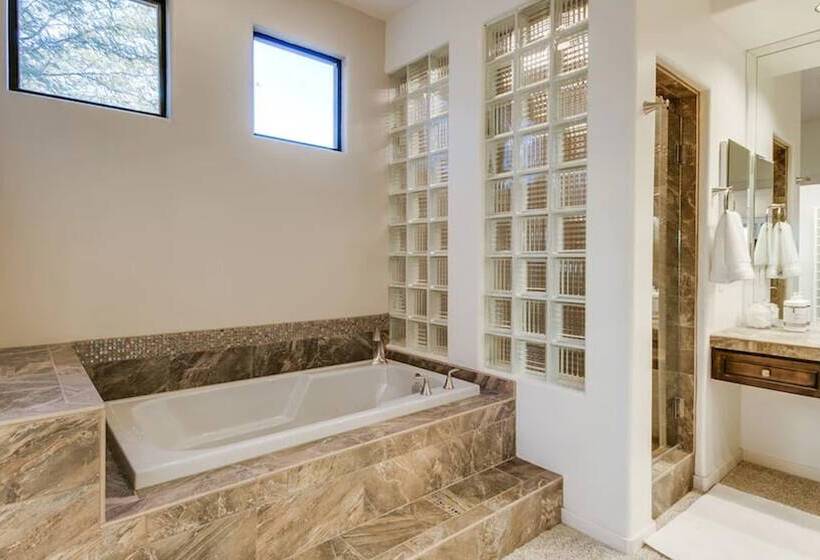 Casa Buenaluxurious Retreat W/2 Masters & Views!