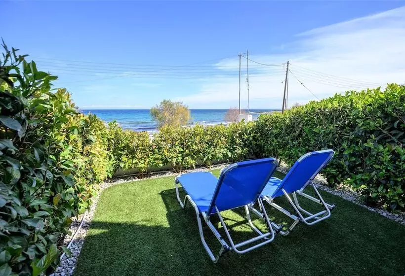 Cubes On The Beach Athens Airport