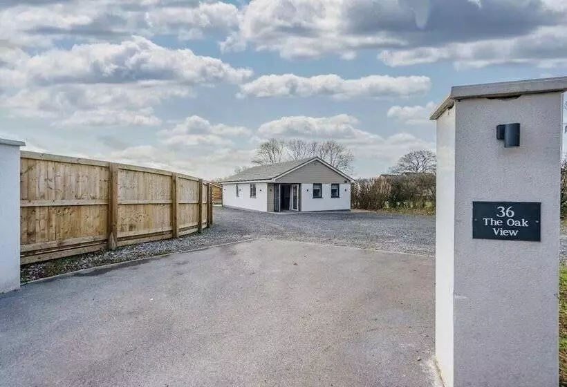 Fantastic And Sleek 3bd Home Wrington Bristol