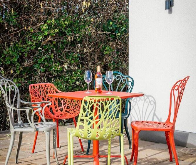 Fantastic And Sleek 3bd Home Wrington Bristol