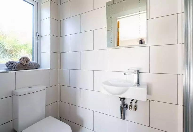 Fantastic And Sleek 3bd Home Wrington Bristol