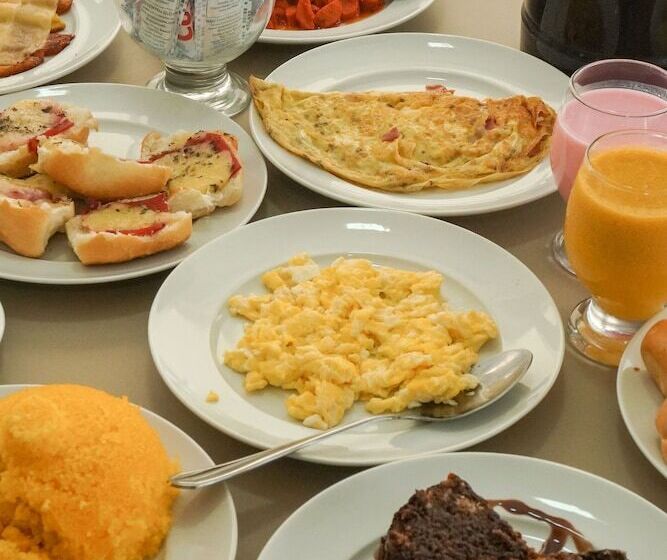 مسافرخانه Pousada Jardins Tropical