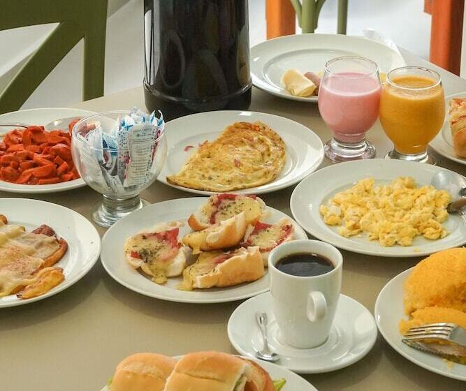 مسافرخانه Pousada Jardins Tropical