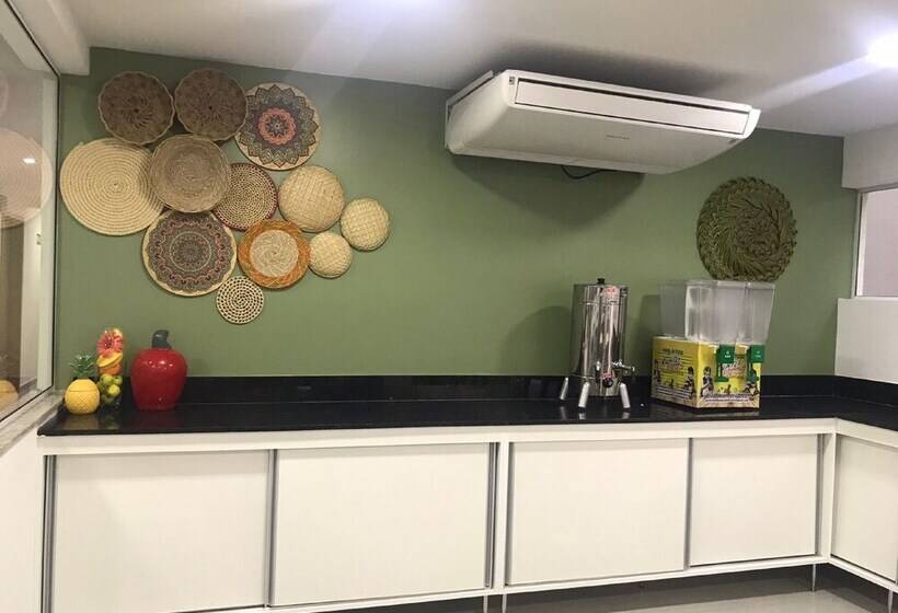 مسافرخانه Pousada Jardins Tropical