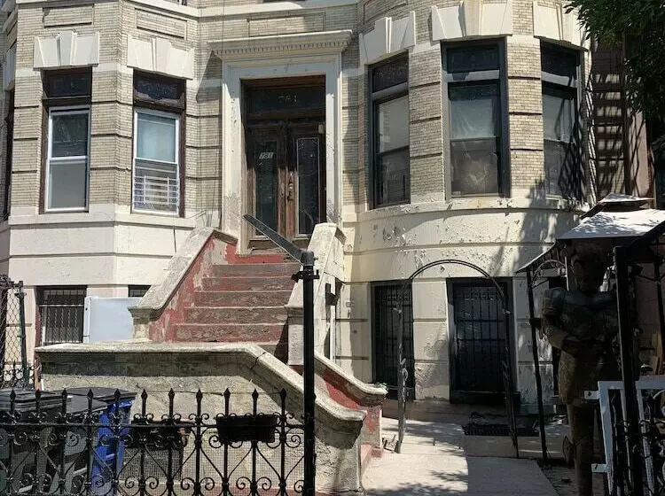 Hostelli The Brooklyn Riviera