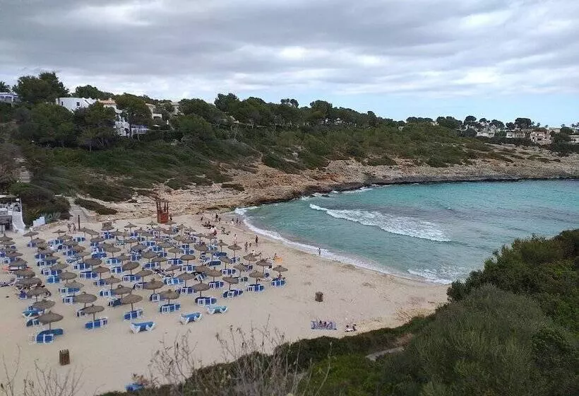 هتل Flipflop Cala Mandia