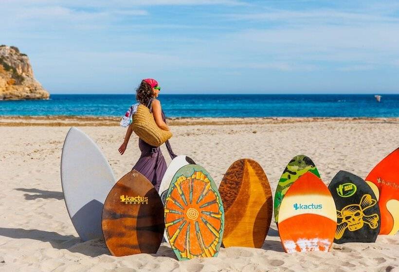 هتل Flipflop Cala Mandia