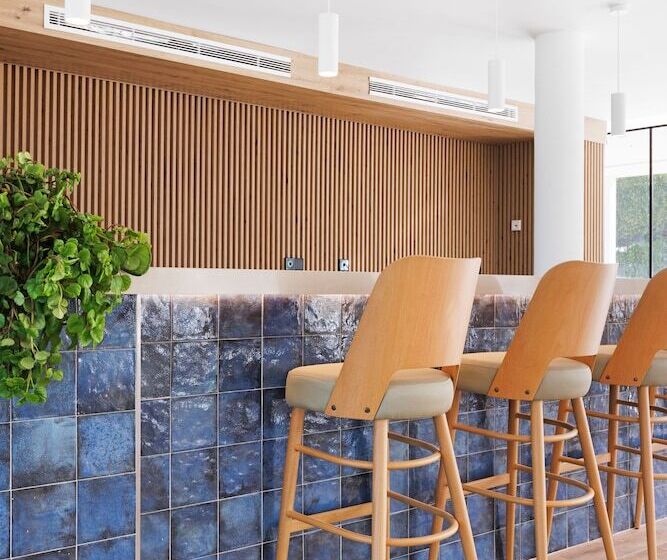 هتل Flipflop Cala Mandia