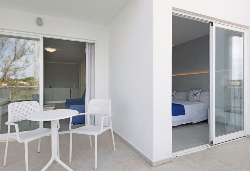 هتل Flipflop Cala Mandia