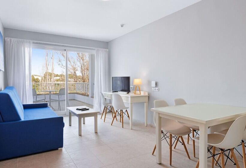 هتل Flipflop Cala Mandia