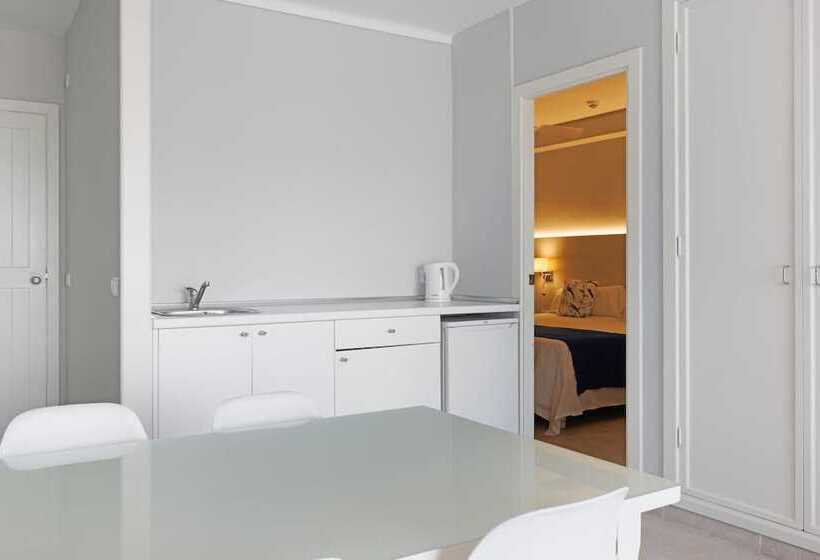 هتل Flipflop Cala Mandia