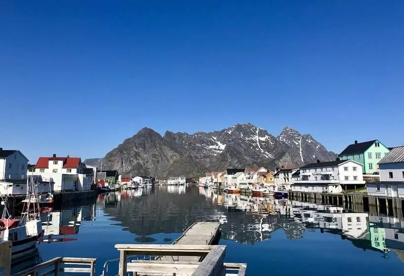 Hotelli Henningsvær Rorbuer