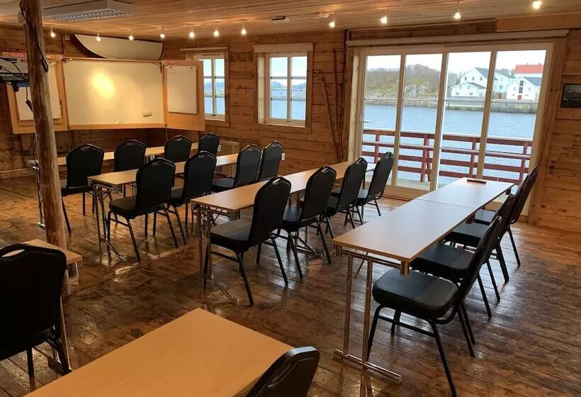 Hotelli Henningsvær Rorbuer