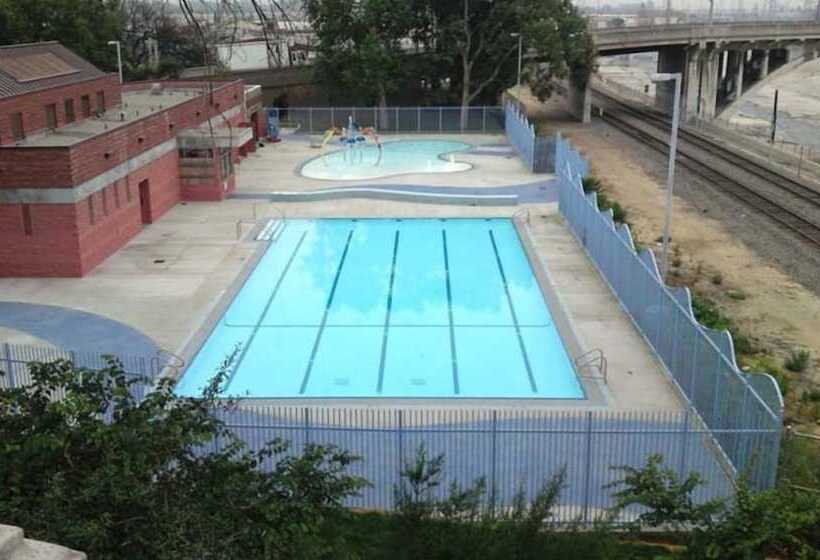 בית מלון כפרי Historic City View Suites