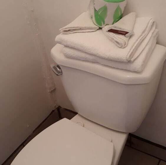 בית מלון כפרי Historic City View Suites