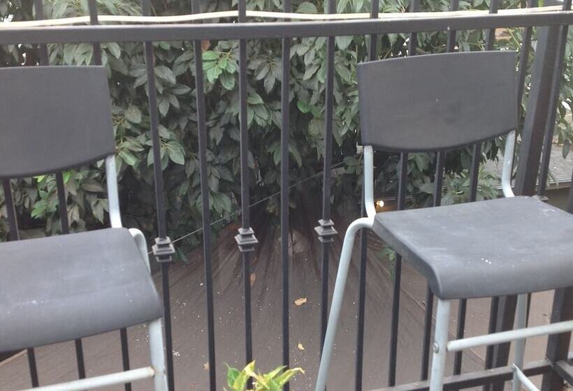 בית מלון כפרי Historic City View Suites