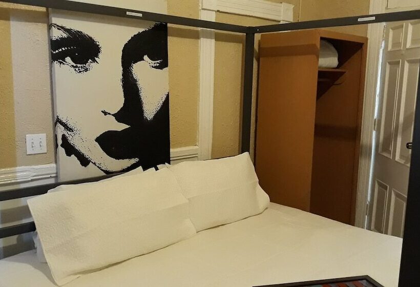 בית מלון כפרי Historic City View Suites