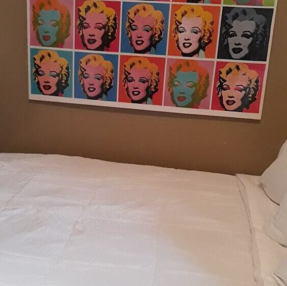 בית מלון כפרי Historic City View Suites