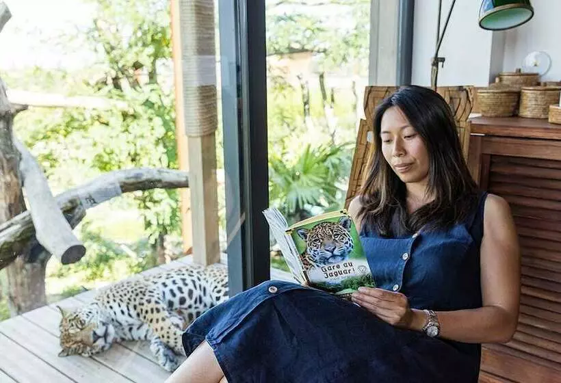 Hotelli Les Lodges   Parrot World