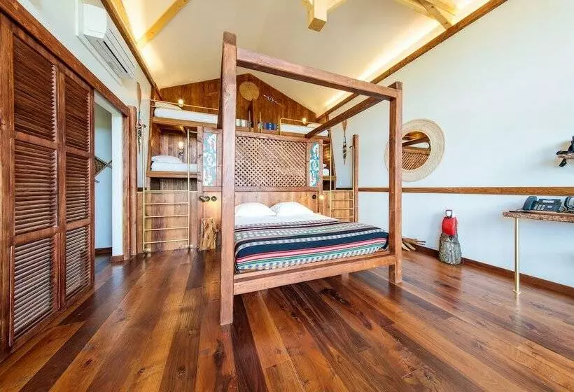 Hotelli Les Lodges   Parrot World