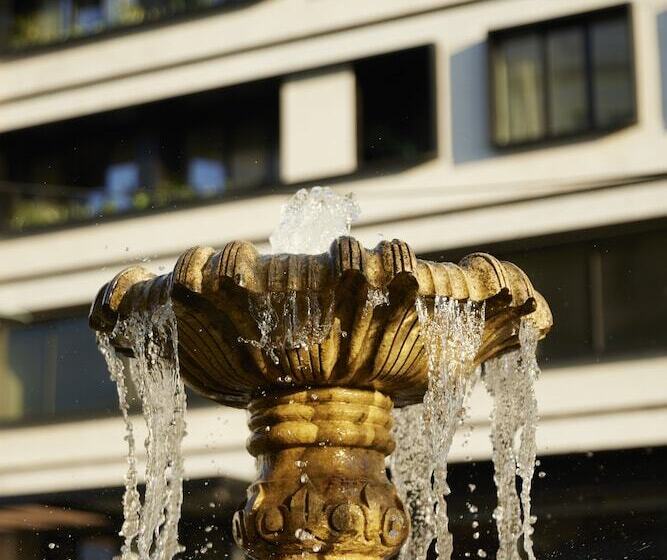 Hotel The Port Square