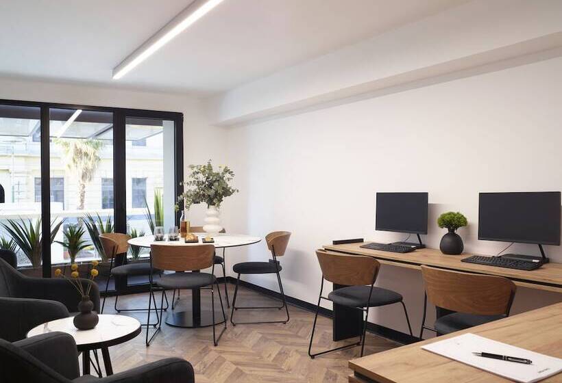 Hotel The Port Square