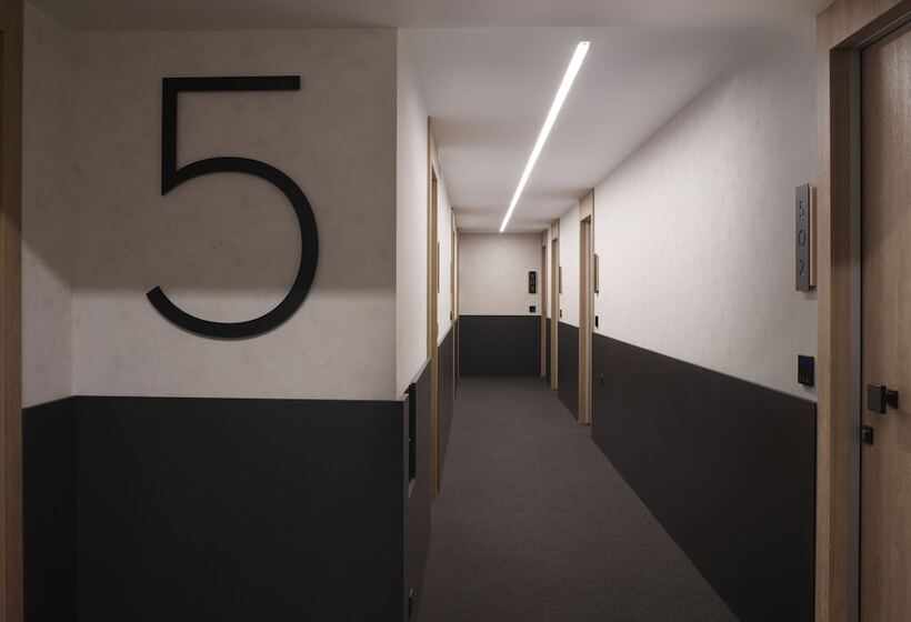 Hotel The Port Square