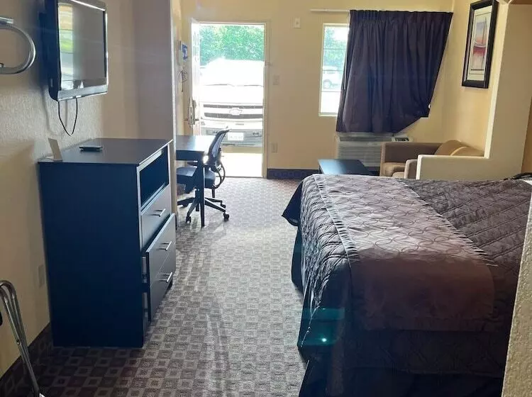 Motelli Deluxe Inn & Suites