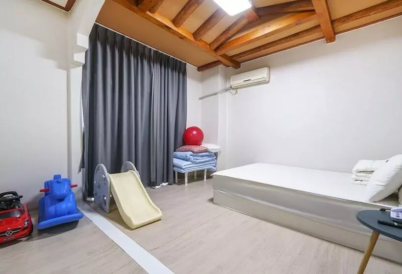 مُتل Ulsan Yeongnam Alps Sandia Oncheon