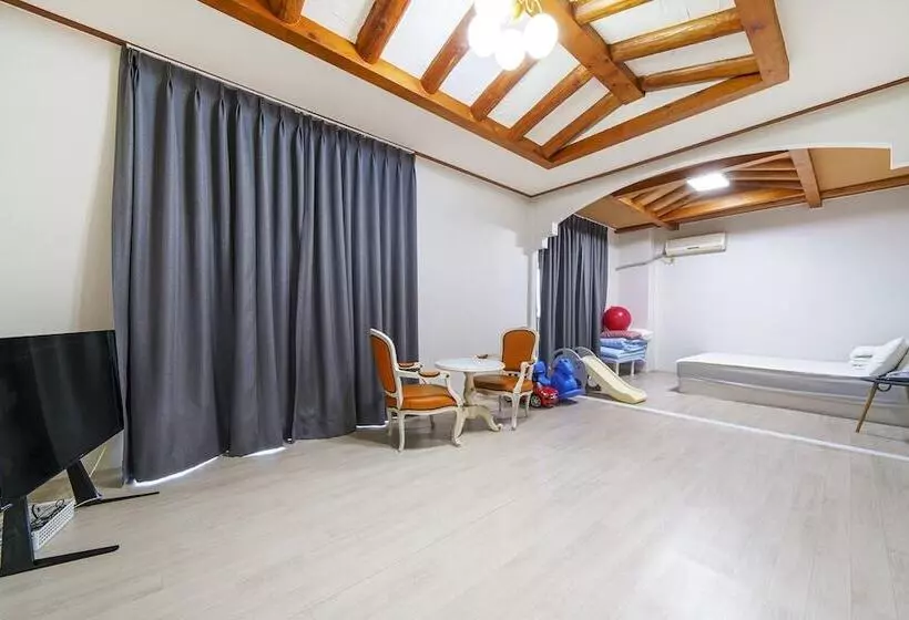مُتل Ulsan Yeongnam Alps Sandia Oncheon