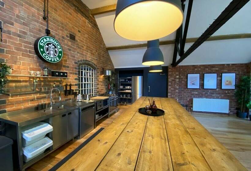 Stunning 3bd Character House Near Coleshill