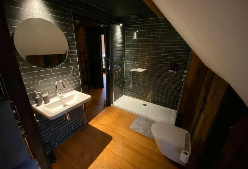 Stunning 3bd Character House Near Coleshill