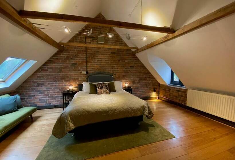 Stunning 3bd Character House Near Coleshill