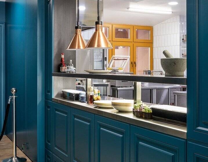 Zalkind Hotel Rooms&kitchen