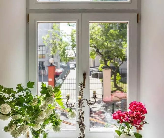 Zalkind Hotel Rooms&kitchen