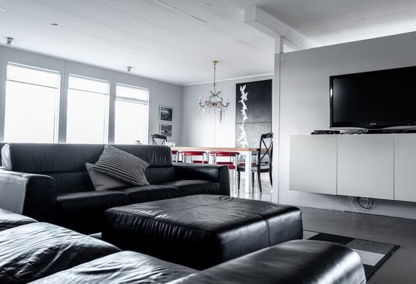 Au44 Cottages   Arngrimslundur