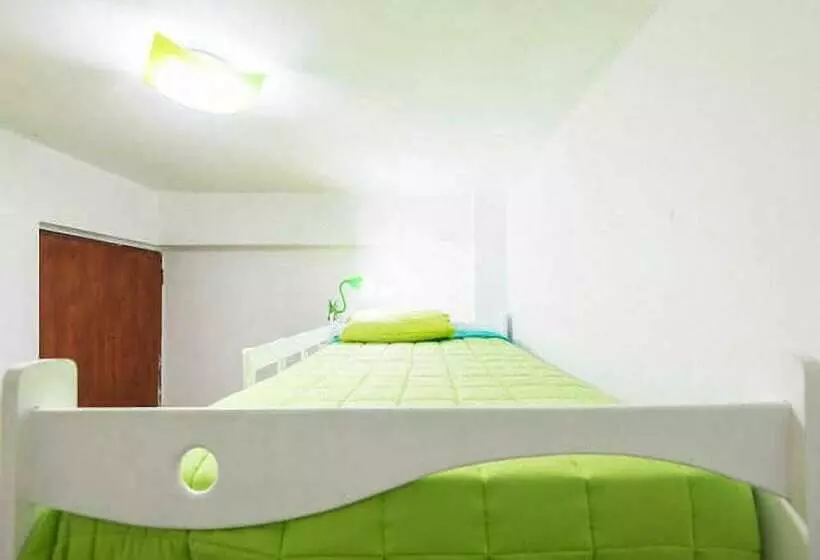 ベッドアンドブレックファースト Callao Backpacker   Adults Only