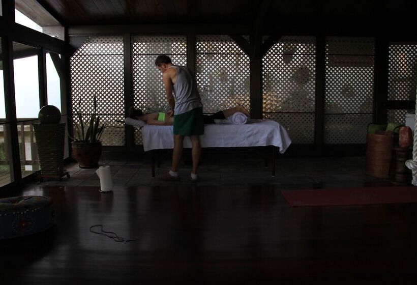 تختخواب و صبحانه Rainforest Inn